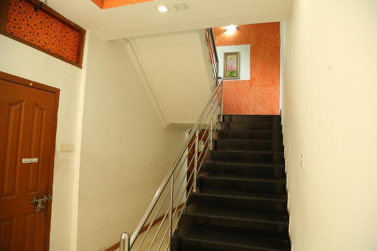 Malabar Plaza Inn Kochi Zewnętrze zdjęcie