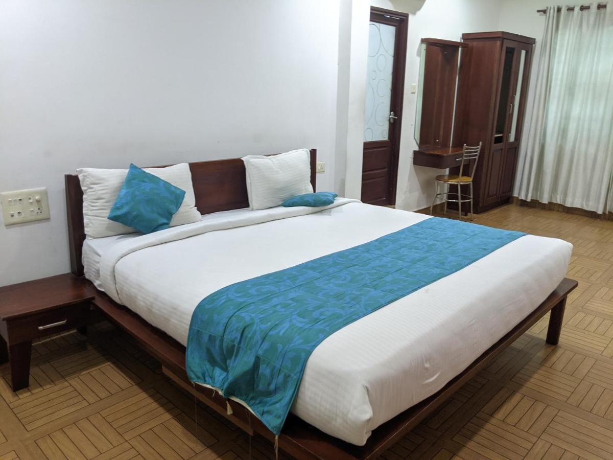 Malabar Plaza Inn Kochi Zewnętrze zdjęcie